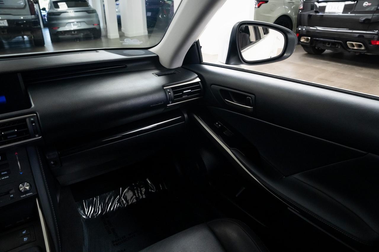 2019 Lexus IS 300 Vented Seats Moonroof Portland OR