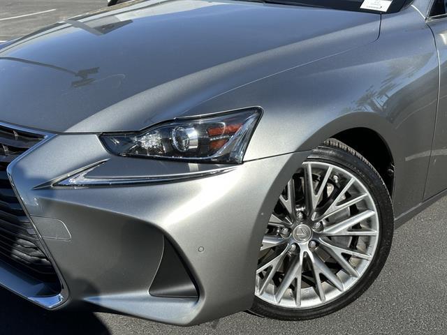 2019 Lexus IS Base