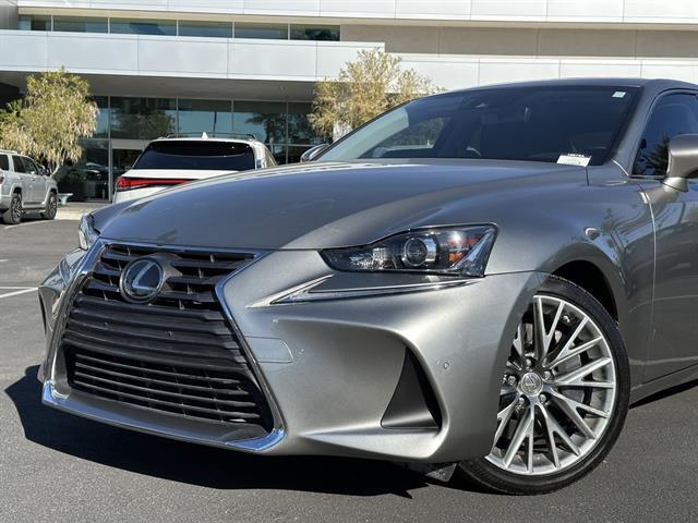 2019 Lexus IS Base