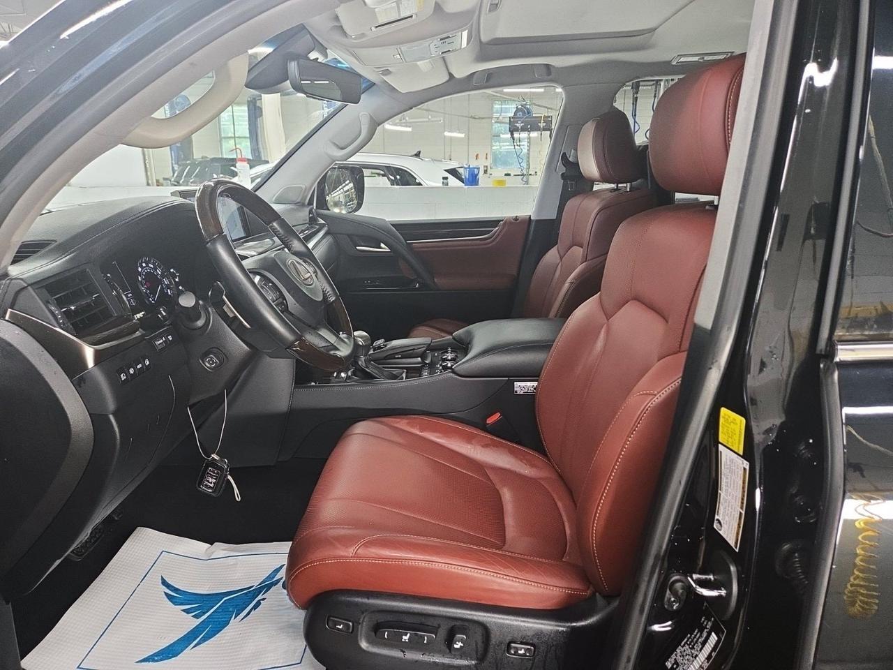 2019 Lexus LX 570 Head Up Display / Mark Levison Sound Portland OR