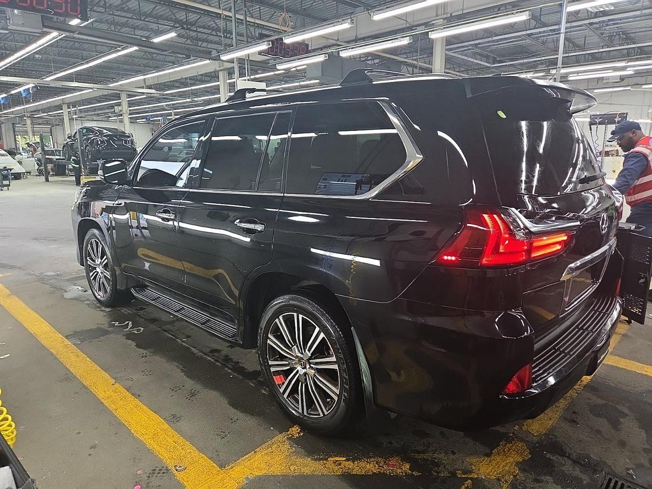 2019 Lexus LX 570 Head Up Display / Mark Levison Sound Portland OR