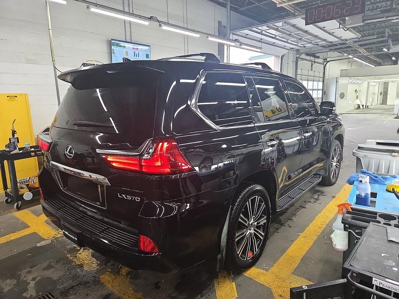 2019 Lexus LX 570 Head Up Display / Mark Levison Sound Portland OR