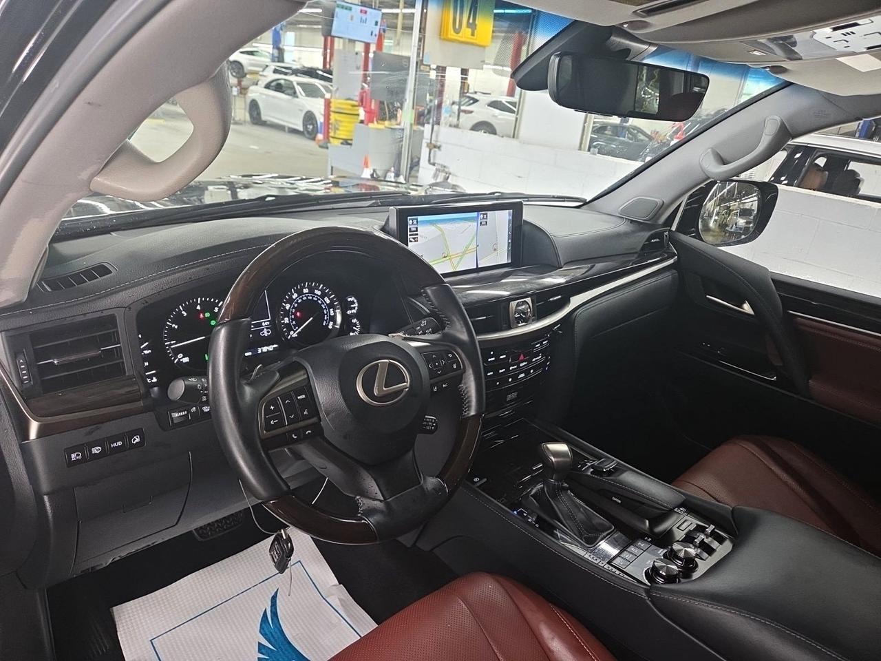 2019 Lexus LX 570 Head Up Display / Mark Levison Sound Portland OR