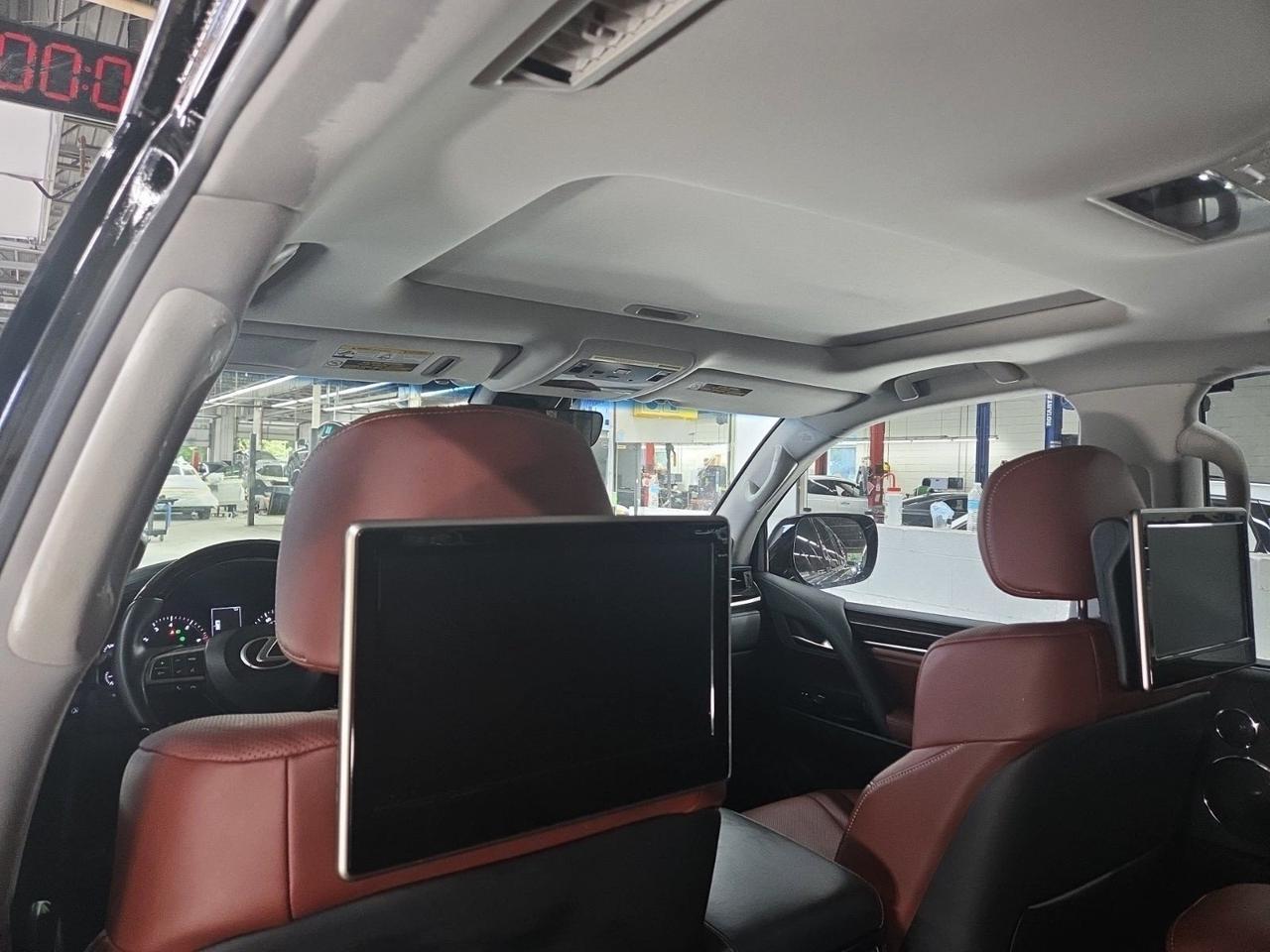 2019 Lexus LX 570 Head Up Display / Mark Levison Sound Portland OR