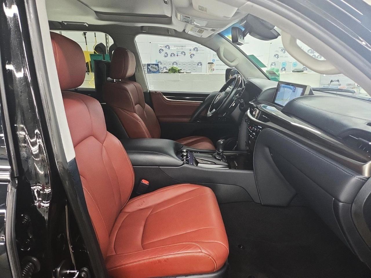2019 Lexus LX 570 Head Up Display / Mark Levison Sound Portland OR