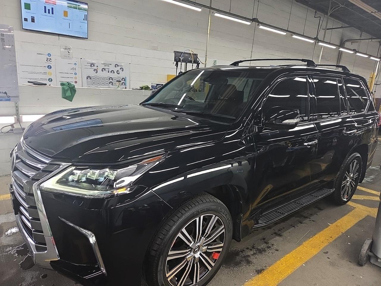 2019 Lexus LX 570 Head Up Display / Mark Levison Sound Portland OR