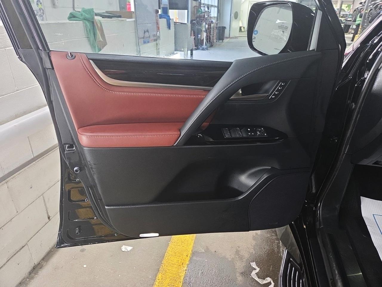 2019 Lexus LX 570 Head Up Display / Mark Levison Sound Portland OR