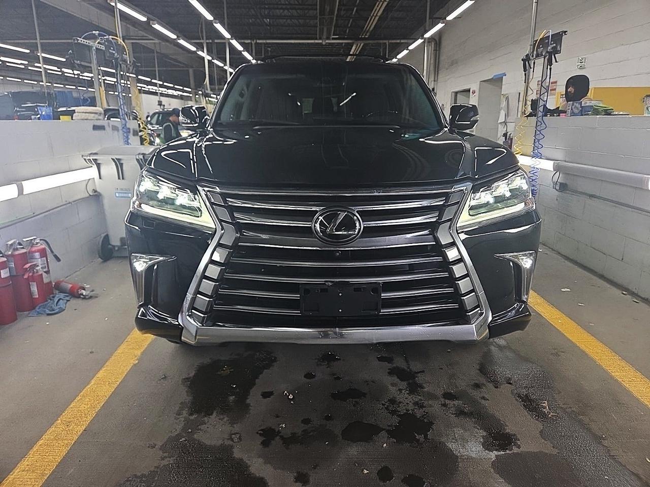 2019 Lexus LX 570 Head Up Display / Mark Levison Sound Portland OR