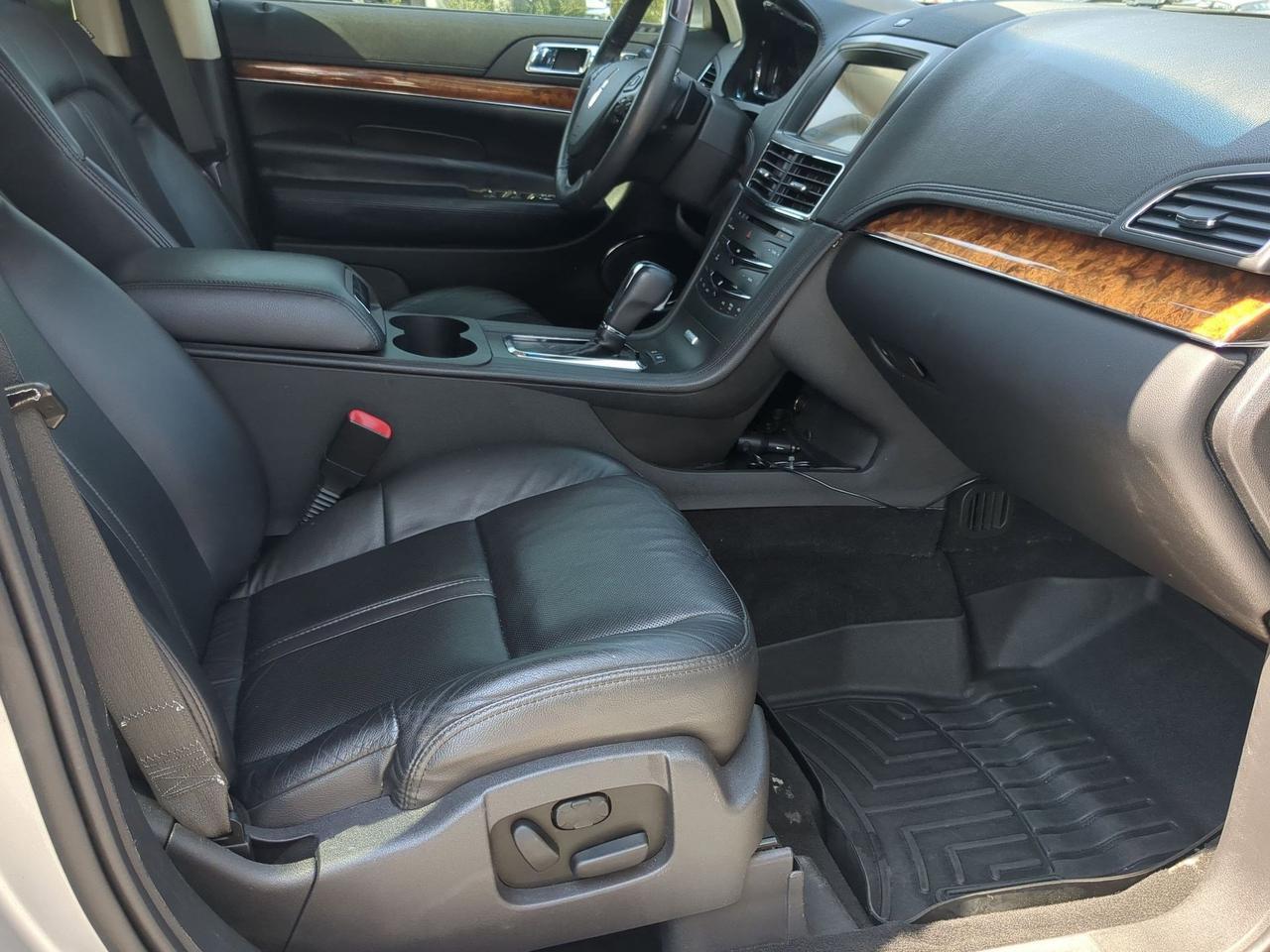 2019 Lincoln MKT Reserve