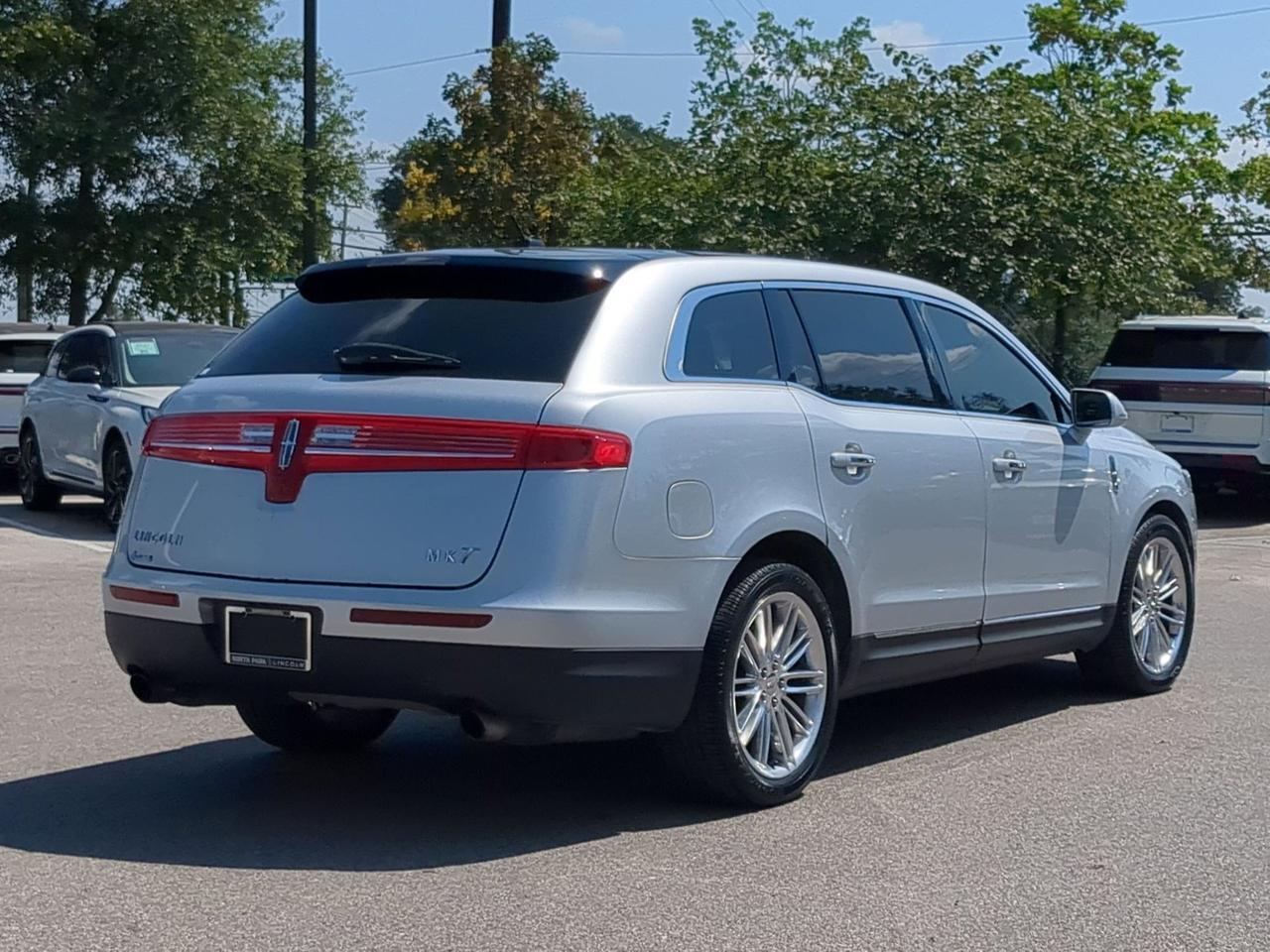2019 Lincoln MKT Reserve