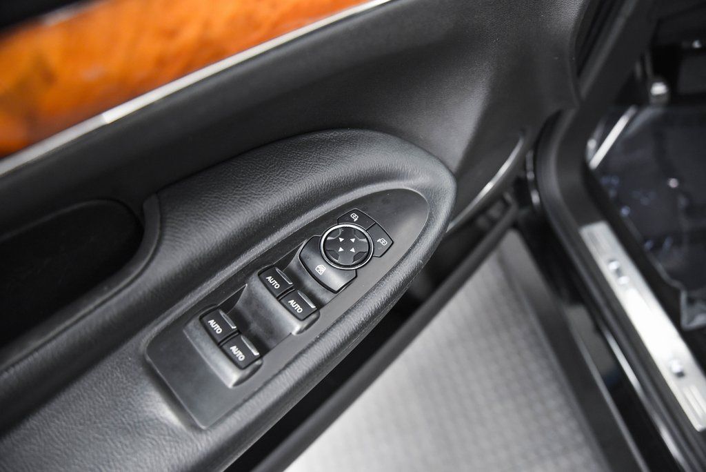 2019 Lincoln MKT Standard Akron OH