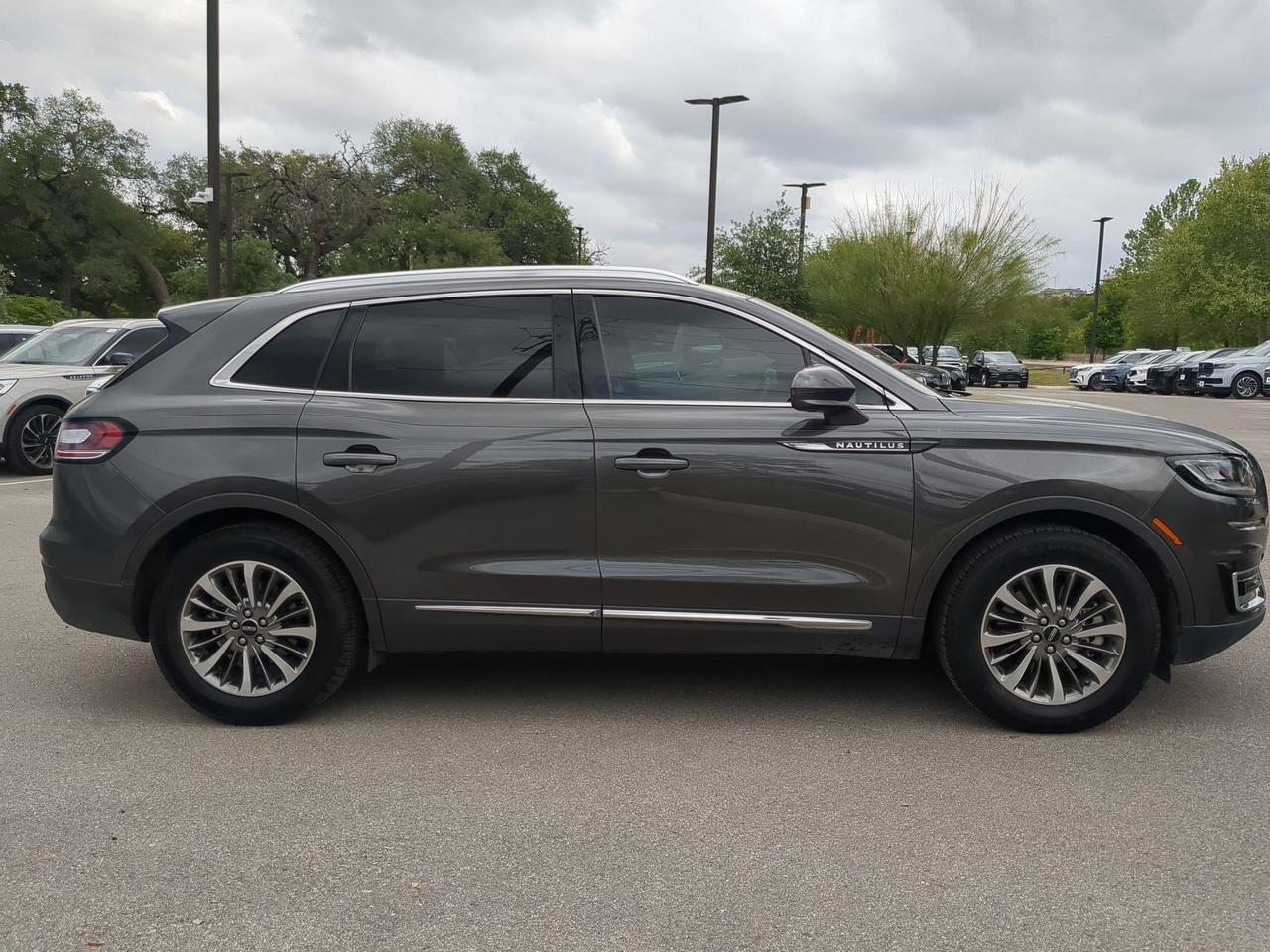 2019 Lincoln Nautilus Select