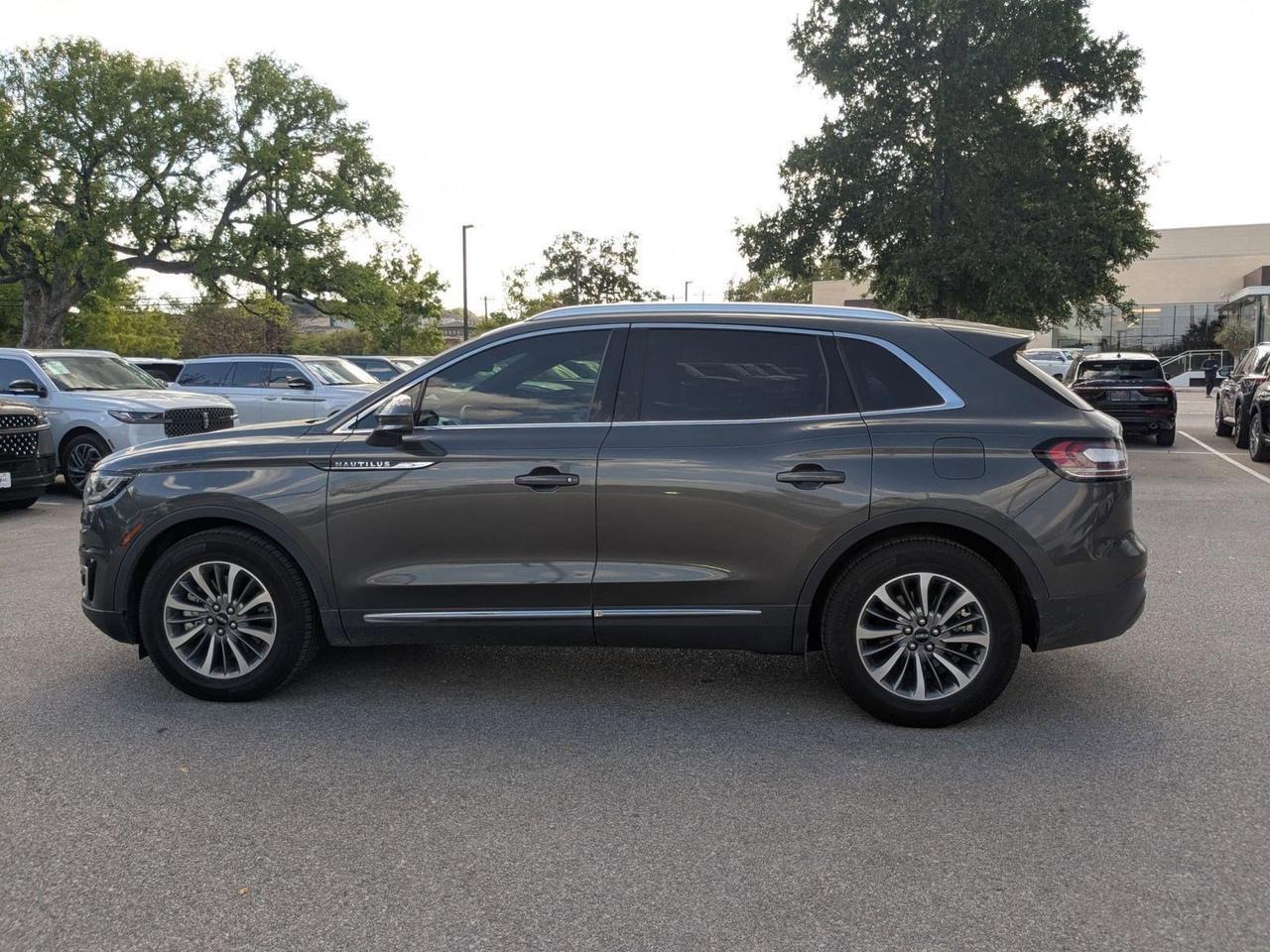 2019 Lincoln Nautilus Select