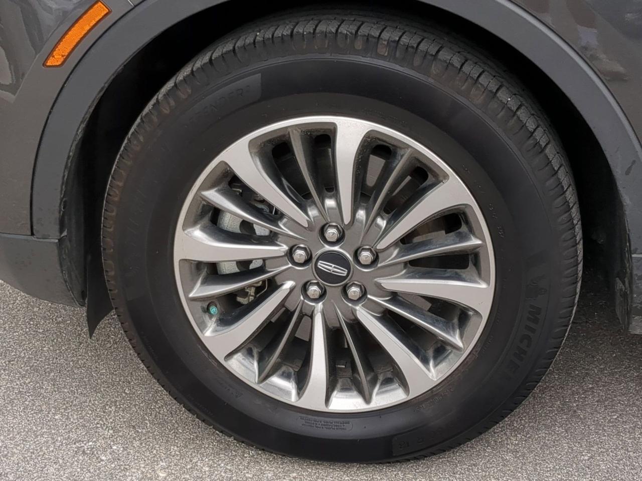 2019 Lincoln Nautilus Select