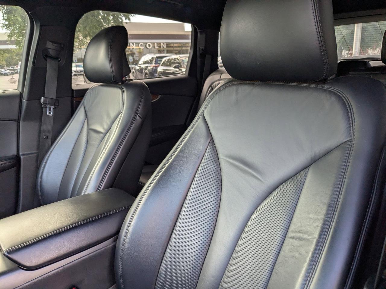 2019 Lincoln Nautilus Select