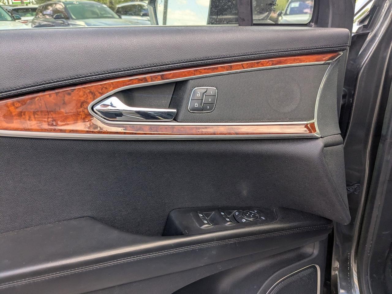 2019 Lincoln Nautilus Select