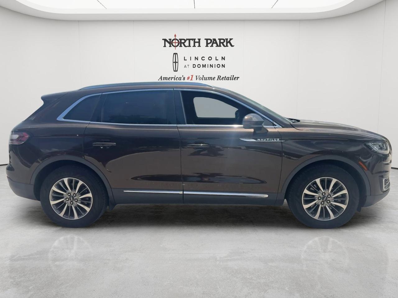 2019 Lincoln Nautilus Select