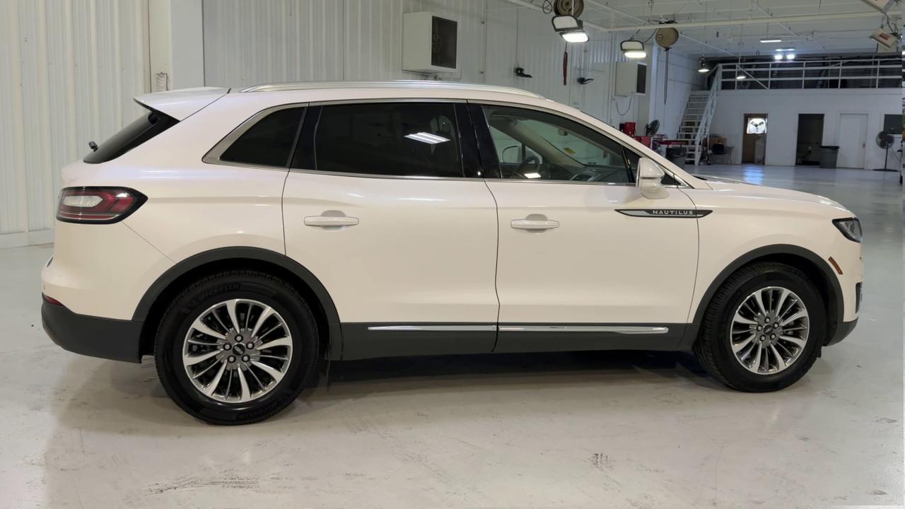 2019 Lincoln Nautilus Select