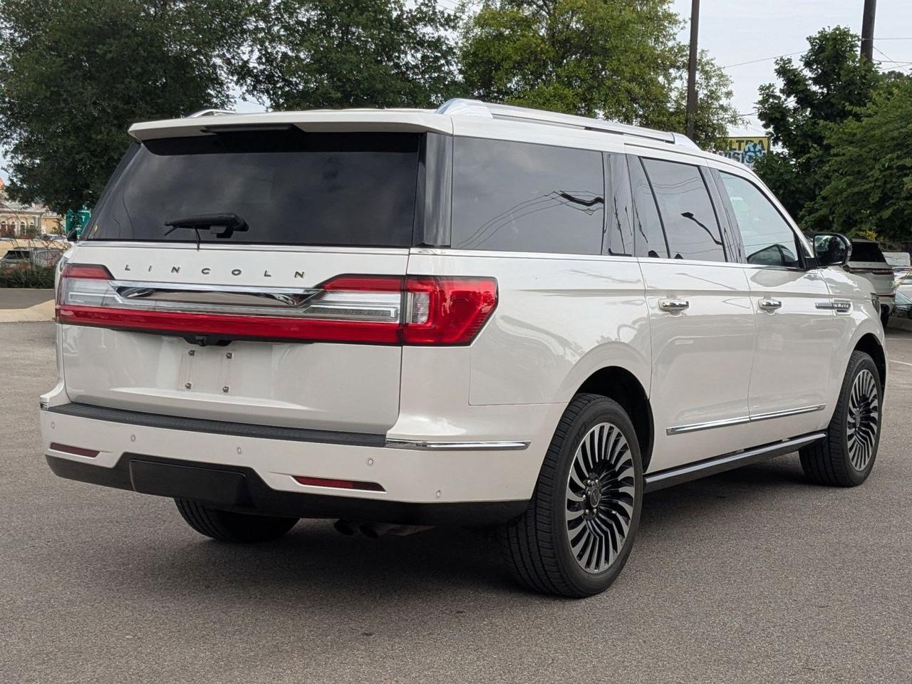 2019 Lincoln Navigator L Black Label