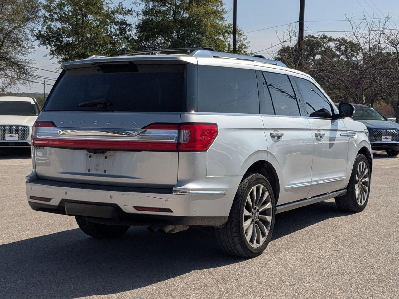 2019 Lincoln Navigator Select
