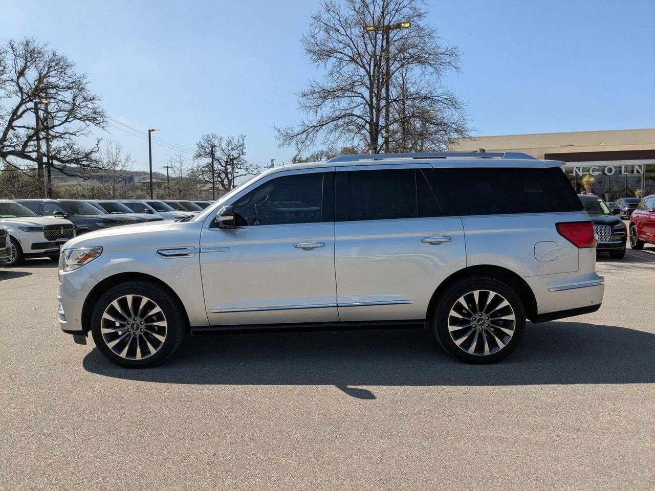 2019 Lincoln Navigator Select