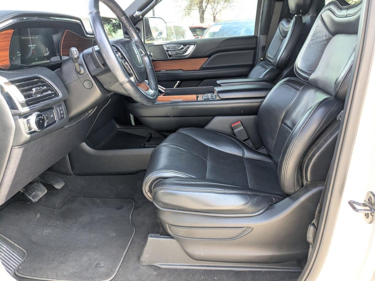 2019 Lincoln Navigator Select