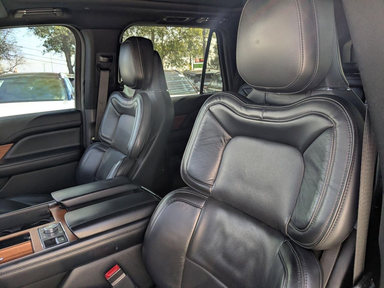 2019 Lincoln Navigator Select