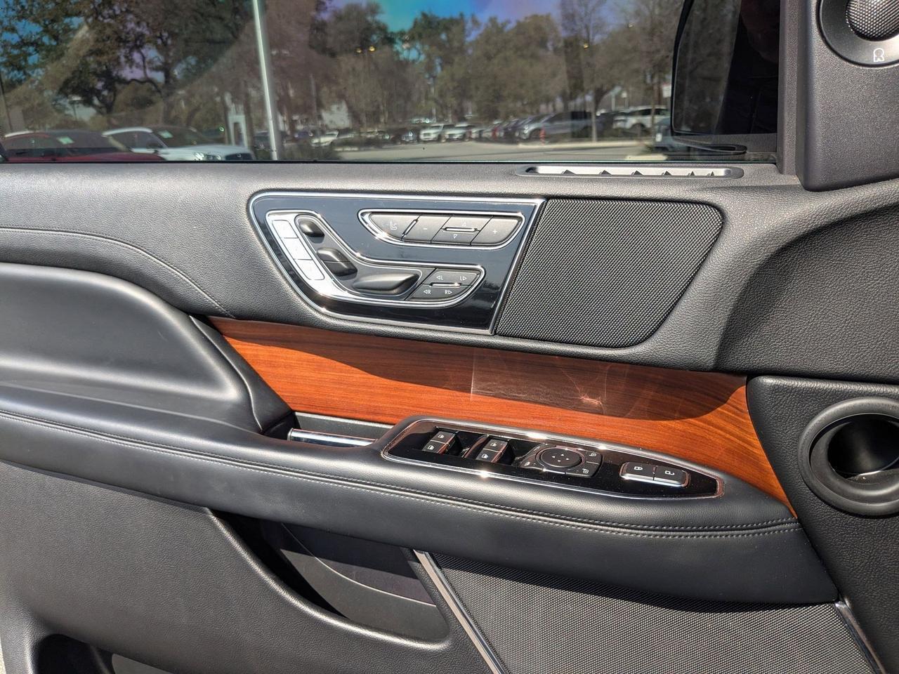 2019 Lincoln Navigator Select