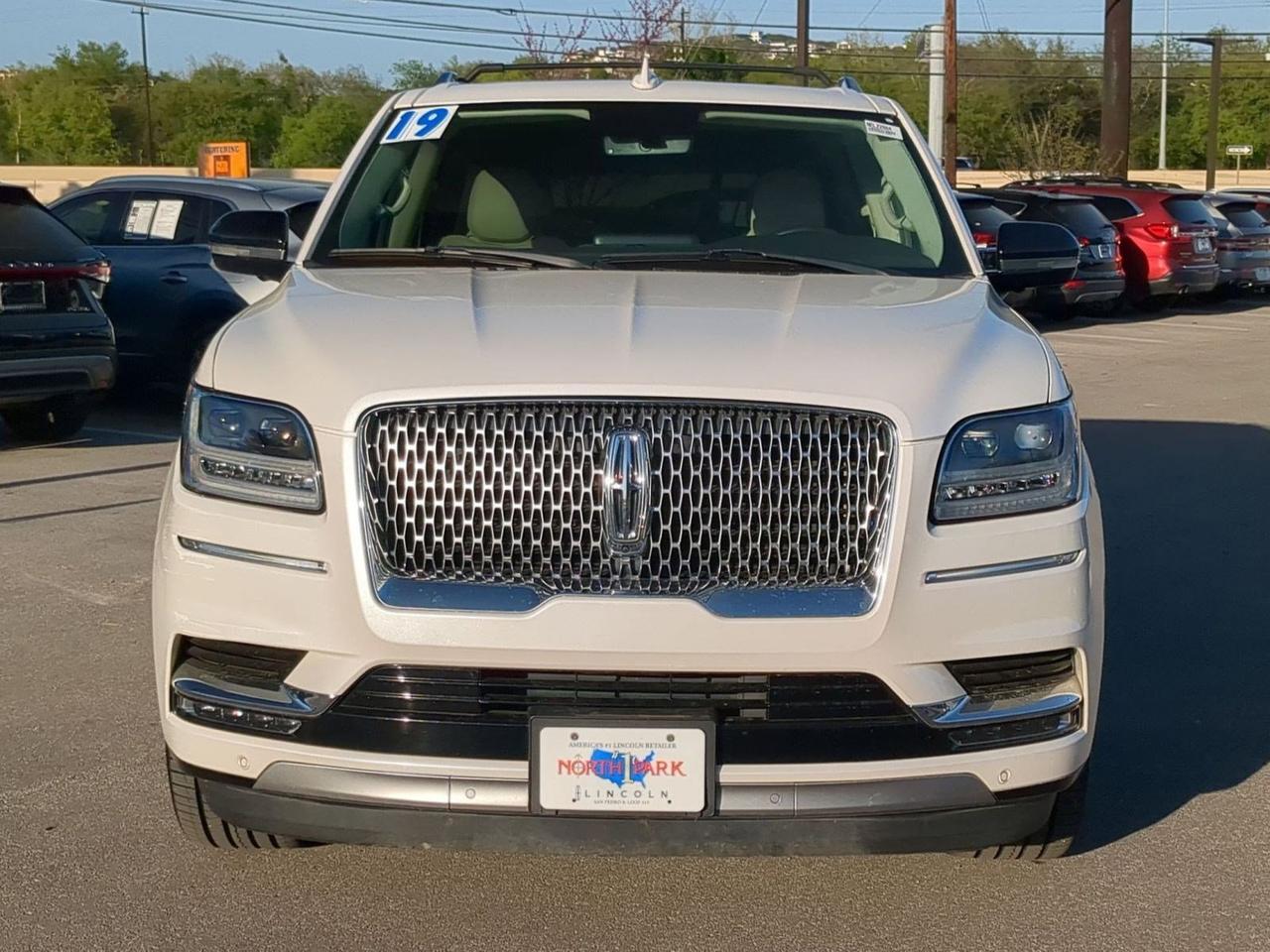 2019 Lincoln Navigator Select