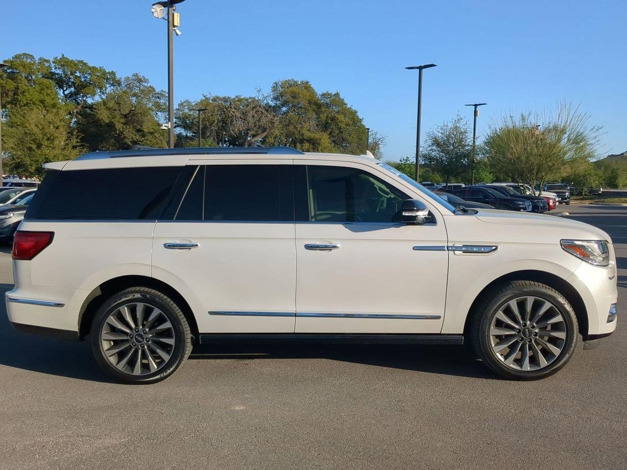 2019 Lincoln Navigator Select