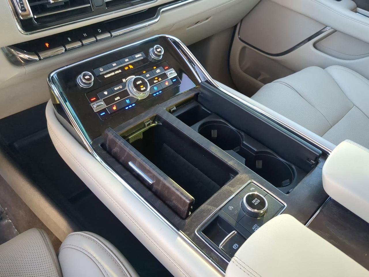 2019 Lincoln Navigator Select