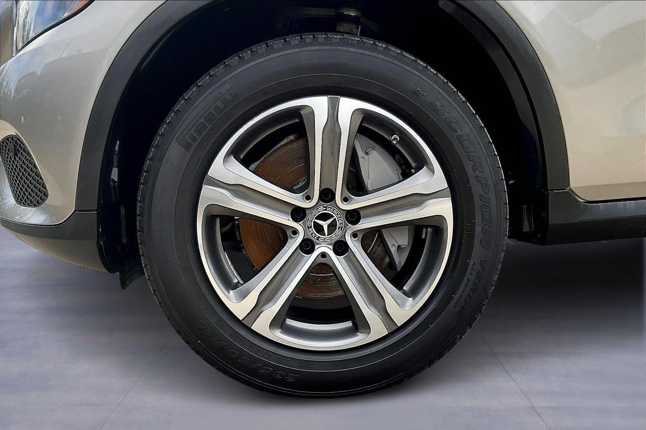 2019 MERCEDES-BENZ GLC 300 4MATIC Houston TX