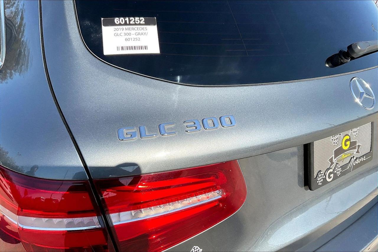 2019 MERCEDES-BENZ GLC 300 Houston TX