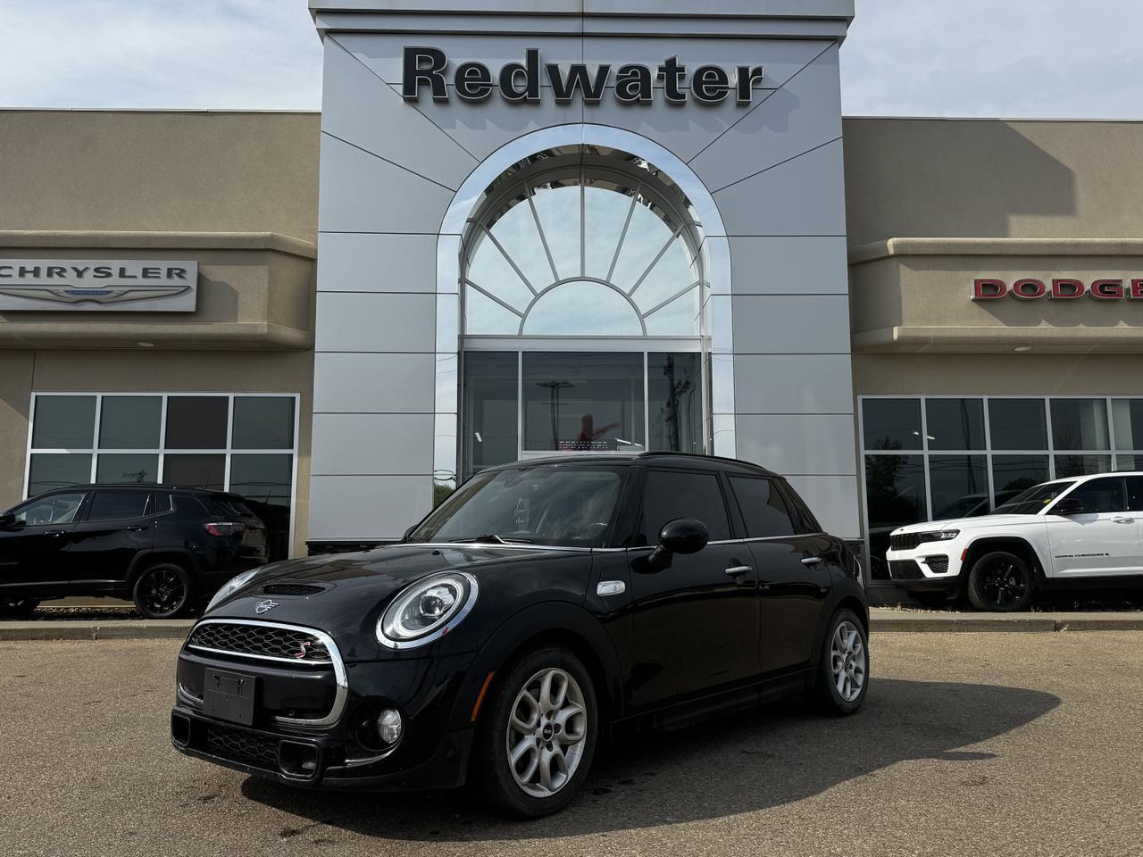 2019 MINI Cooper S 5 Door FWD Hatchback | Low KMs | Backup Camera | 44L Fuel Tank