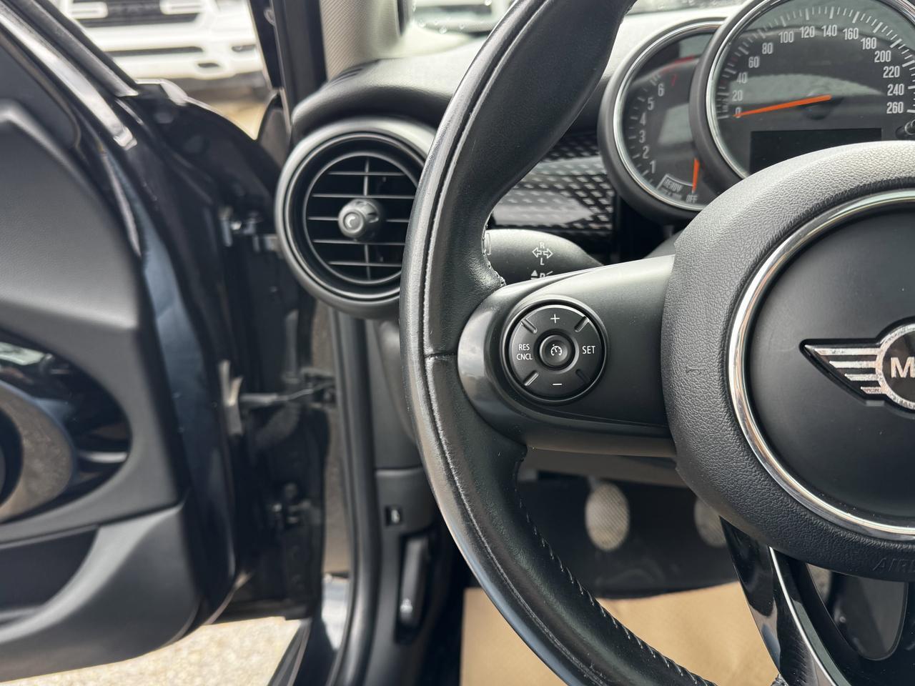 2019 MINI Cooper S 5 Door FWD Hatchback | Low KMs | Backup Camera | 44L Fuel Tank Redwater AB