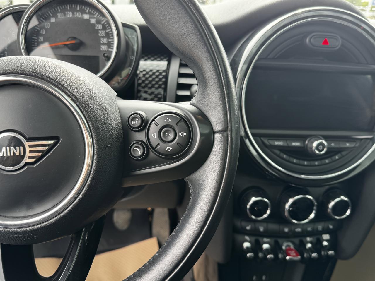 2019 MINI Cooper S 5 Door FWD Hatchback | Low KMs | Backup Camera | 44L Fuel Tank Redwater AB