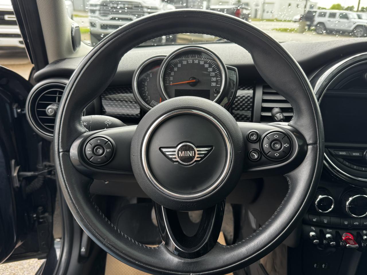 2019 MINI Cooper S 5 Door FWD Hatchback | Low KMs | Backup Camera | 44L Fuel Tank Redwater AB