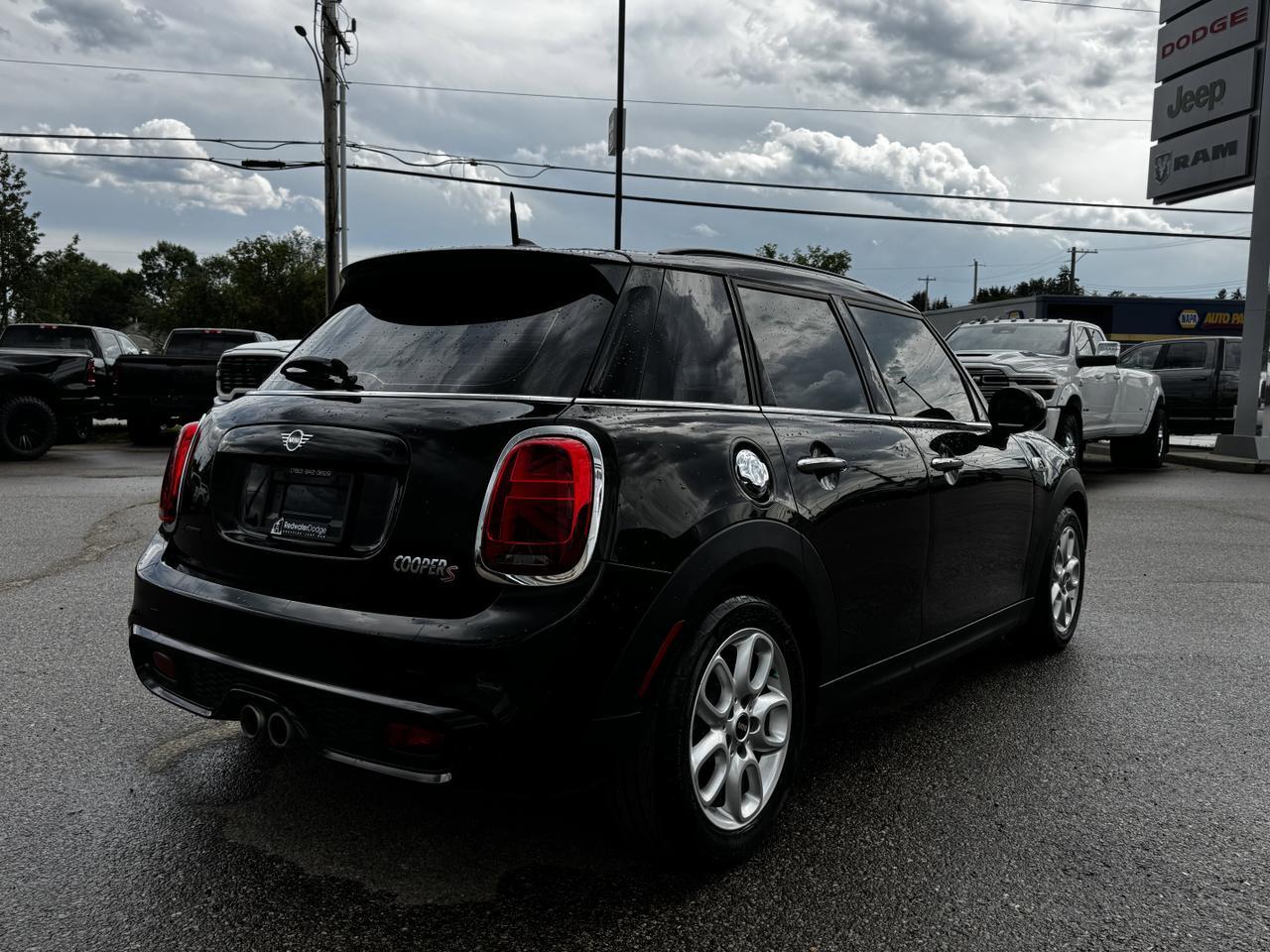 2019 MINI Cooper S 5 Door FWD Hatchback | Low KMs | Backup Camera | 44L Fuel Tank Redwater AB