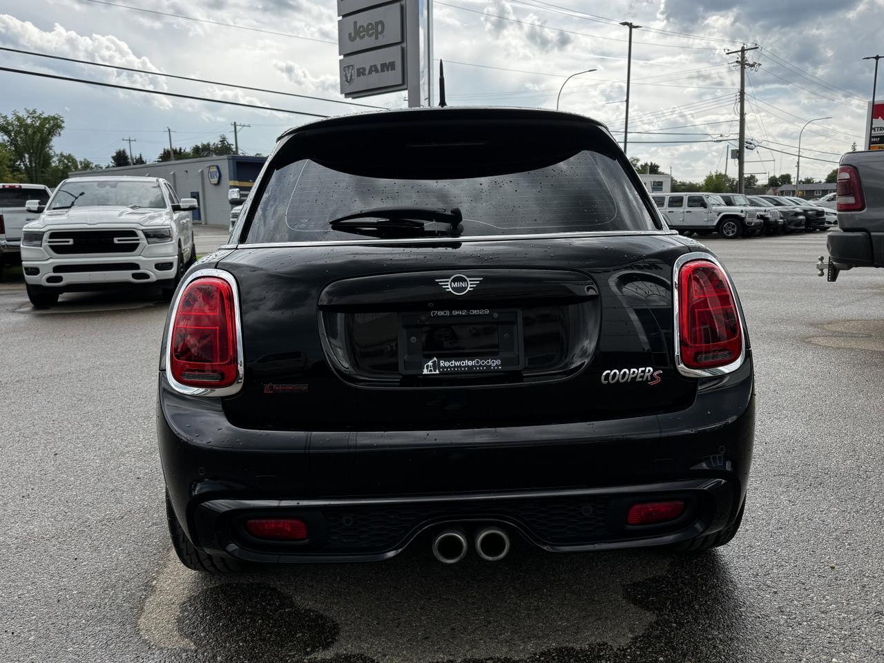 2019 MINI Cooper S 5 Door FWD Hatchback | Low KMs | Backup Camera | 44L Fuel Tank Redwater AB