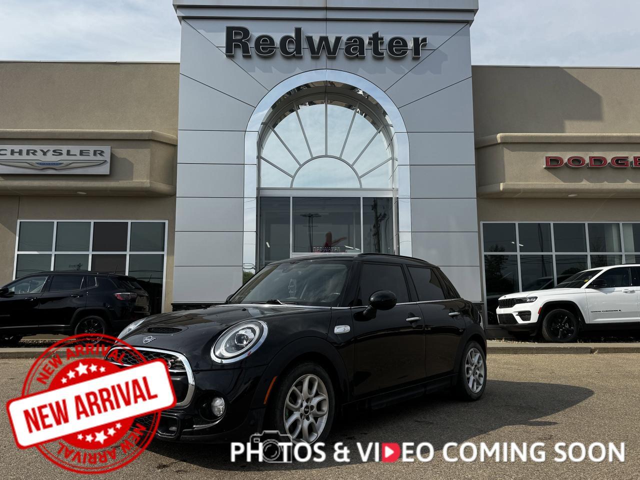 2019 MINI Cooper S 5 Door FWD Hatchback | Low KMs | Backup Camera | 44L Fuel Tank