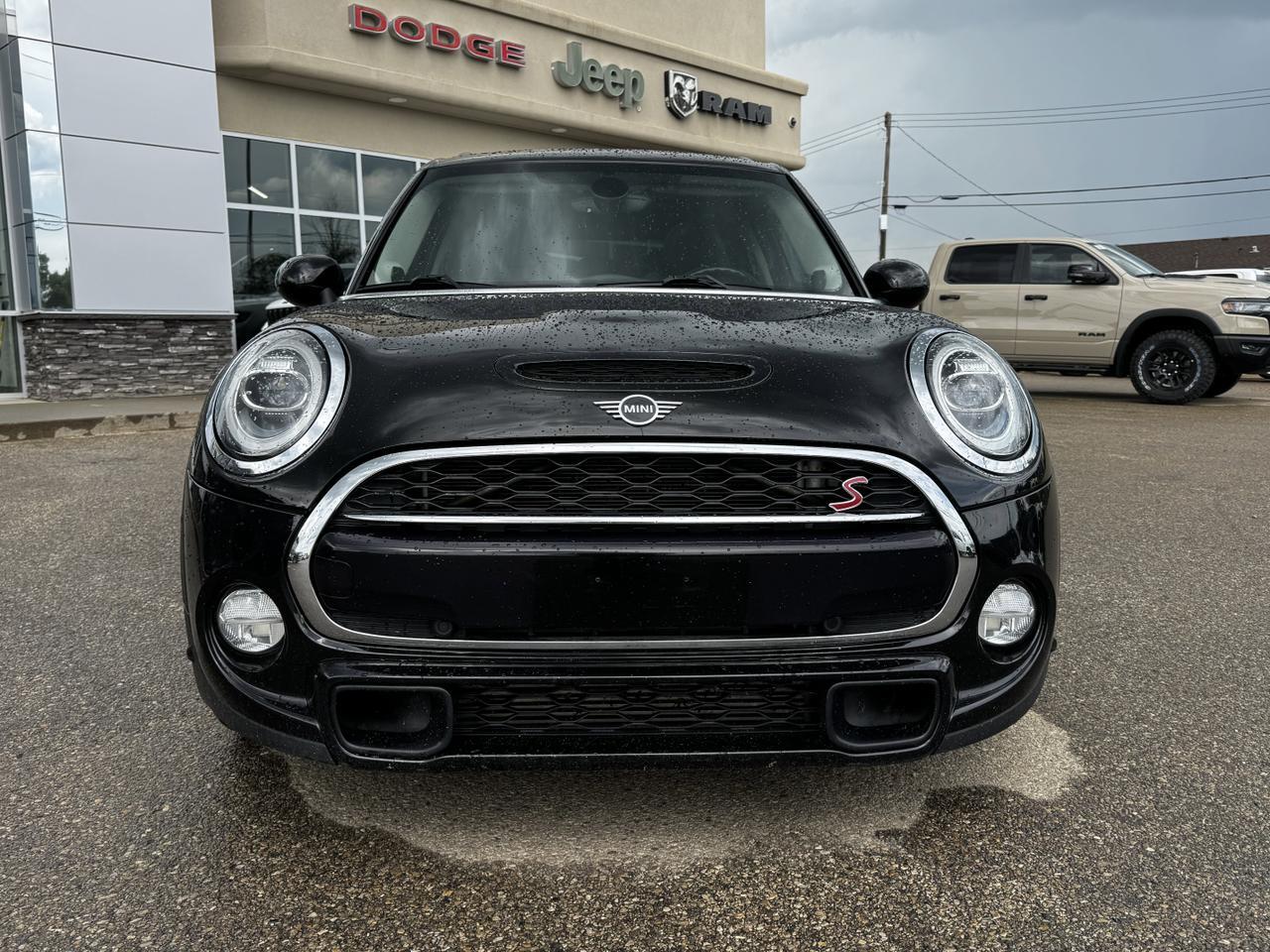 2019 MINI Cooper S 5 Door FWD Hatchback | Low KMs | Backup Camera | 44L Fuel Tank Redwater AB