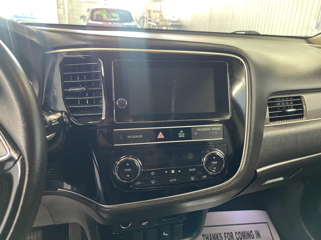 2019 MITSUBISHI OUTLANDER SE; LE; ES Kansas City MO
