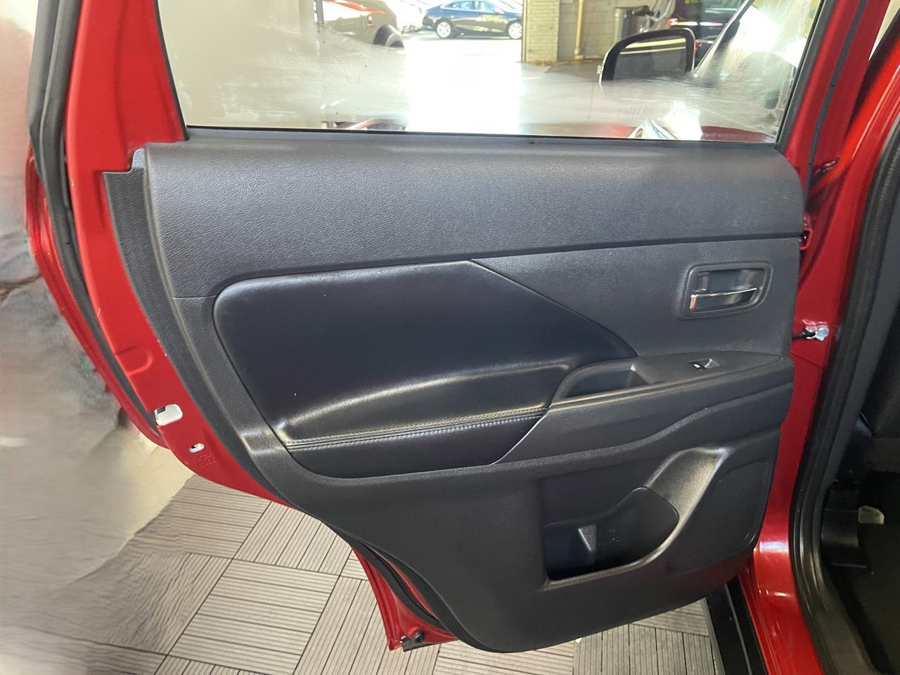 2019 MITSUBISHI OUTLANDER SE; LE; ES Kansas City MO