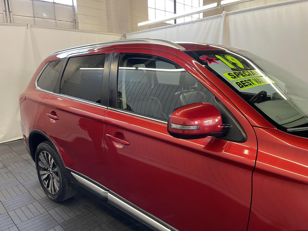 2019 MITSUBISHI OUTLANDER SE; LE; ES Kansas City MO