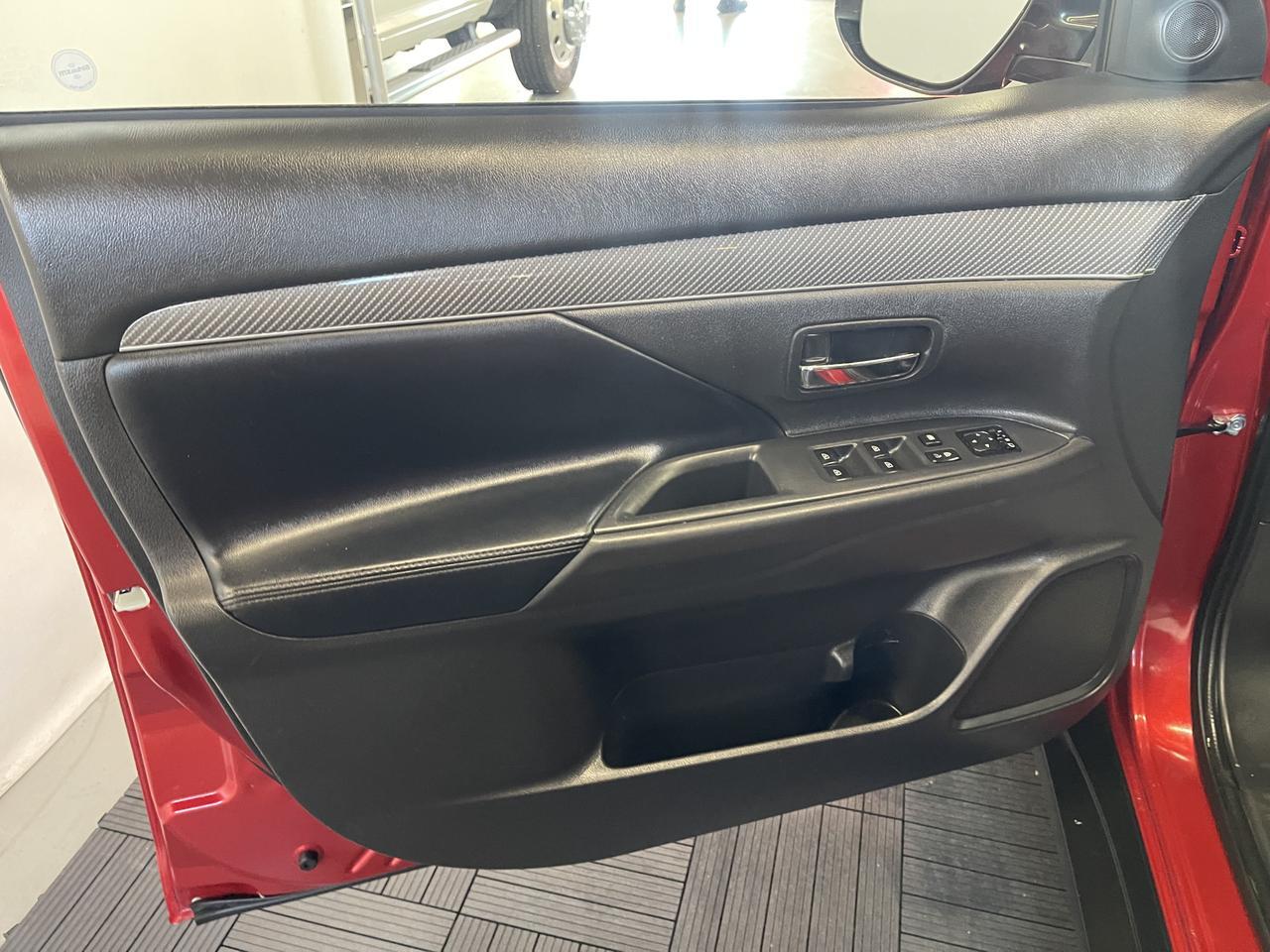 2019 MITSUBISHI OUTLANDER SE; LE; ES Kansas City MO