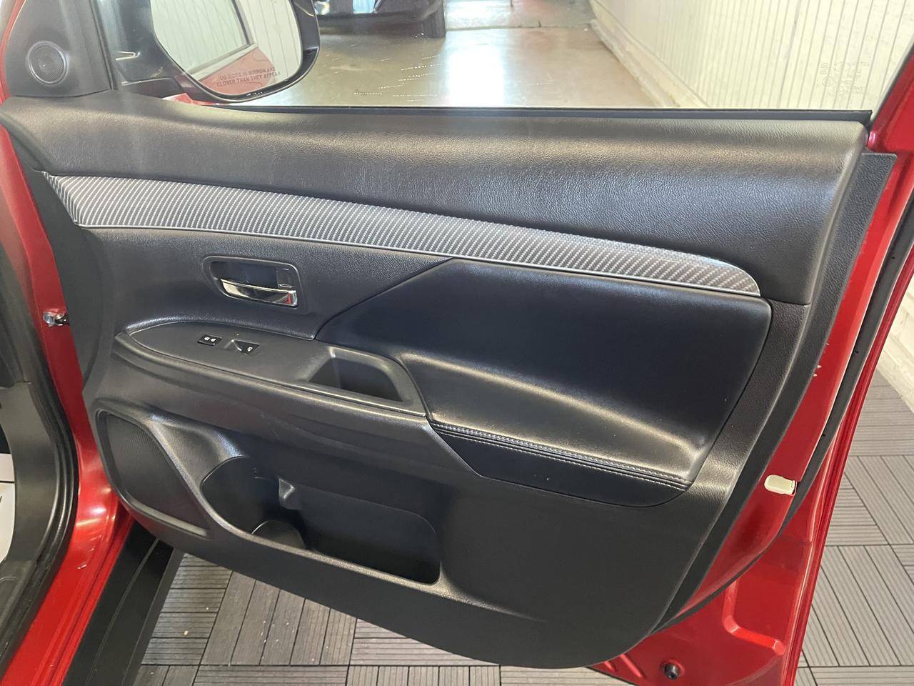 2019 MITSUBISHI OUTLANDER SE; LE; ES Kansas City MO