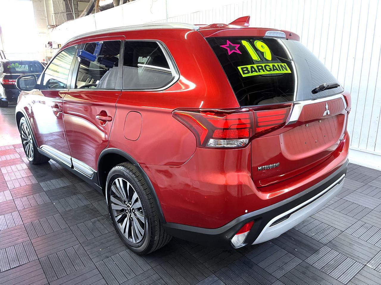 2019 MITSUBISHI OUTLANDER SE; LE; ES Kansas City MO