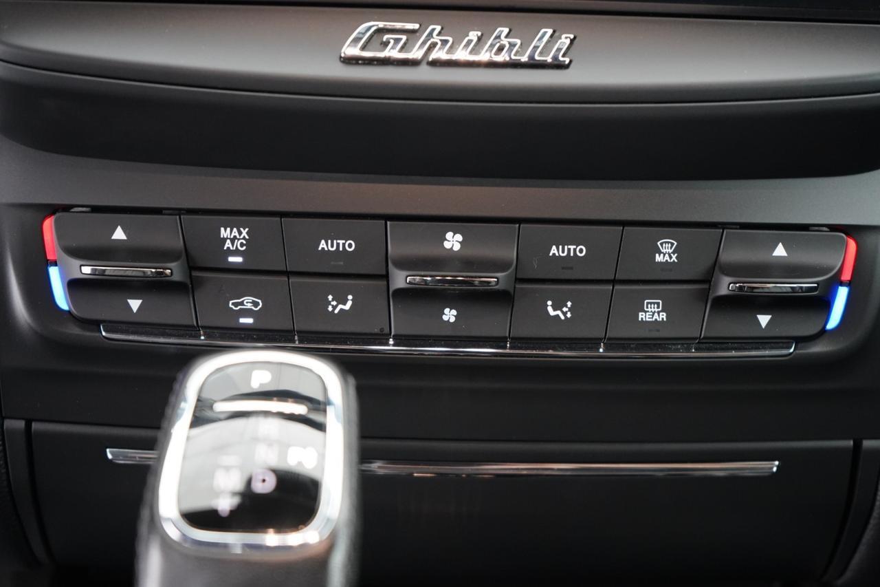 2019 Maserati Ghibli S Q4 AWD BLIND SPOT ASSIST NAVIGATION SUNROOF LEATHER HEATED SEATS REAR CAMERA Carrollton TX