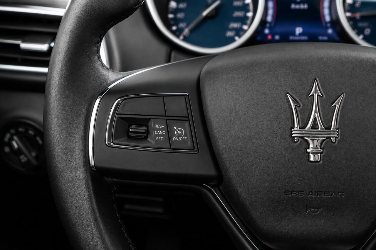 2019 Maserati Ghibli S Q4 AWD BLIND SPOT ASSIST NAVIGATION SUNROOF LEATHER HEATED SEATS REAR CAMERA Carrollton TX