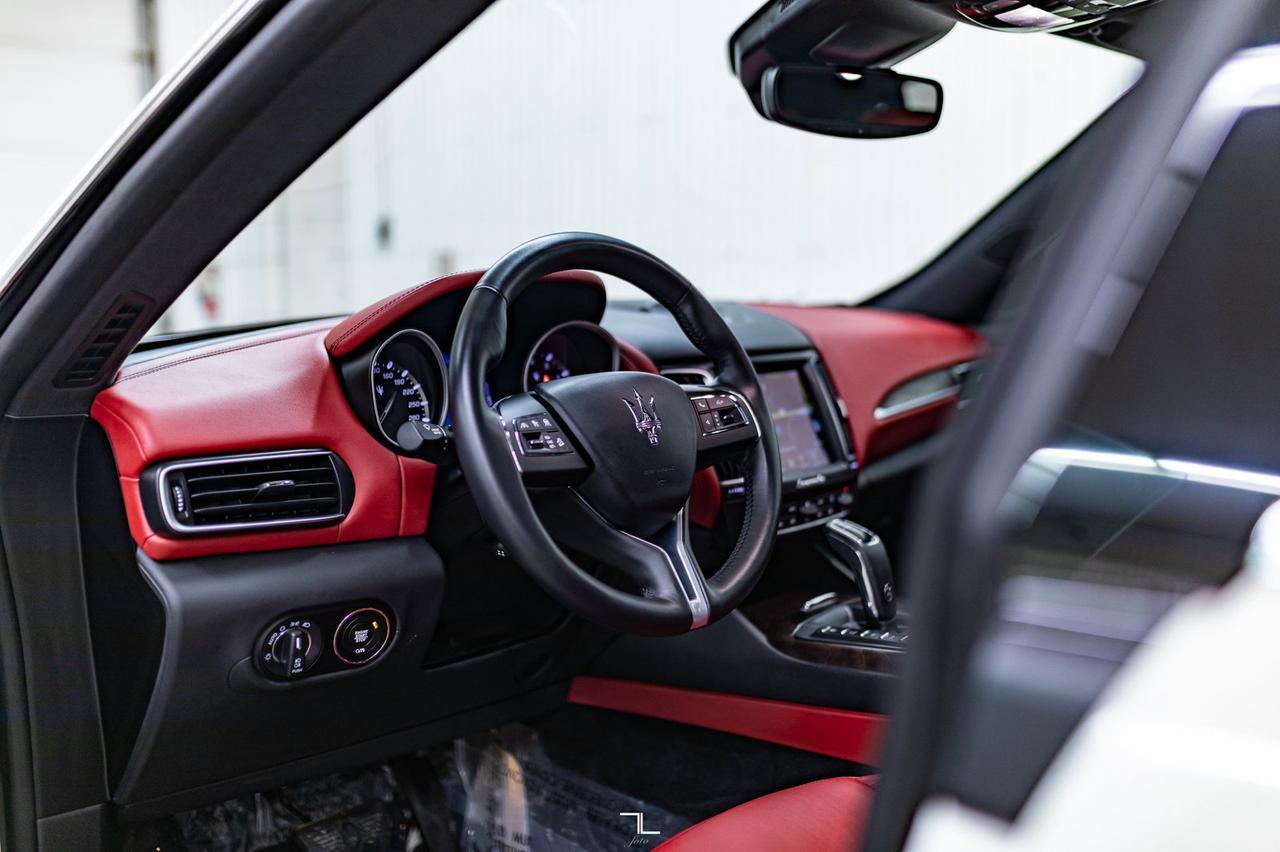 2019 Maserati Levante AWD GranLusso Leather Roof Nav Red Deer AB